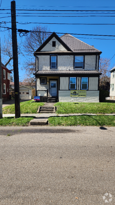 Building Photo - 30 S Adams St Unit 2 Rental