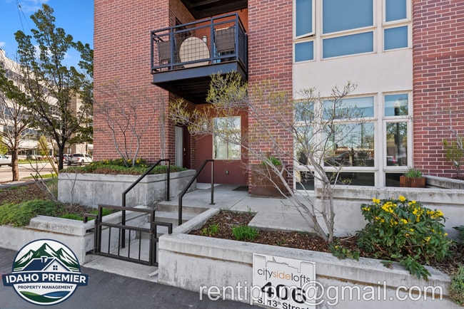 Photo - 406 S 13th St