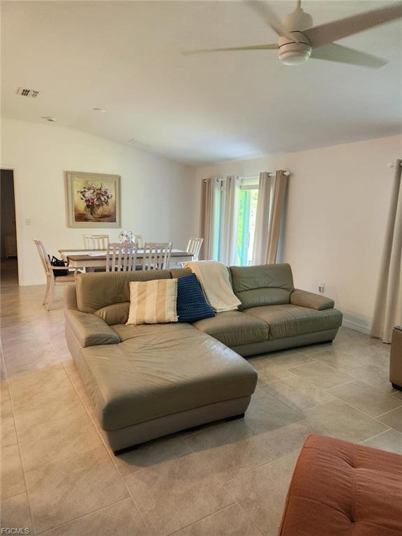 Photo - 424 Progress Ave