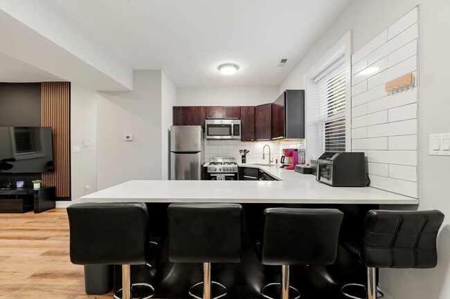 2207 W 18th St Unit SI ID1296498P
