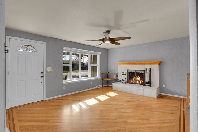 Photo - $2,895.00 - $300 OFF First Months' Rent - 5 Bedrooms, 2 Bathrooms, Single Family Home in Broomfie...