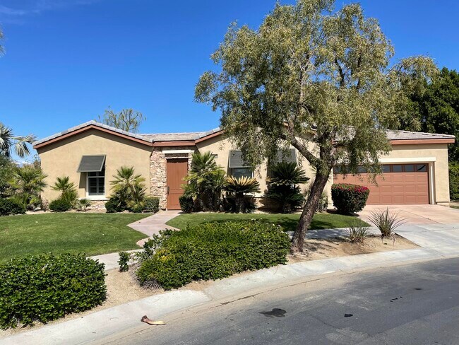 Photo - 60189 Poinsettia Pl