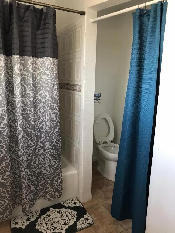 Photo - 6413 Center St