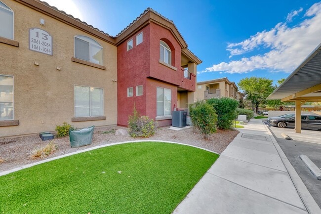 Photo - Gated community with pool and spa 2 bed 2 ...