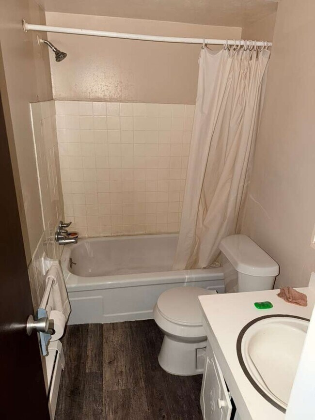 Photo - 14815 Euclid Ave Unidad 303