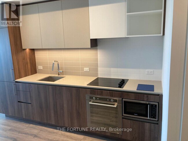 Photo - 7890 Jane St Unit 4707