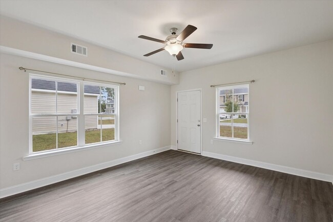 Photo - AVAILABLE NOW (Small Pets Only)