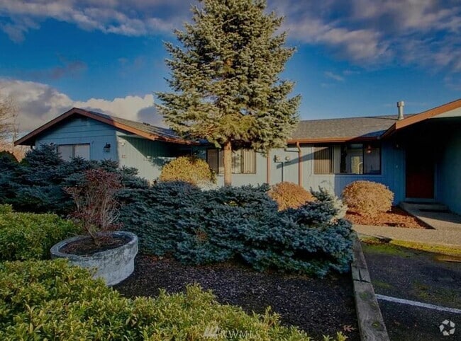 Building Photo - 1806 N 40th Pl Rental