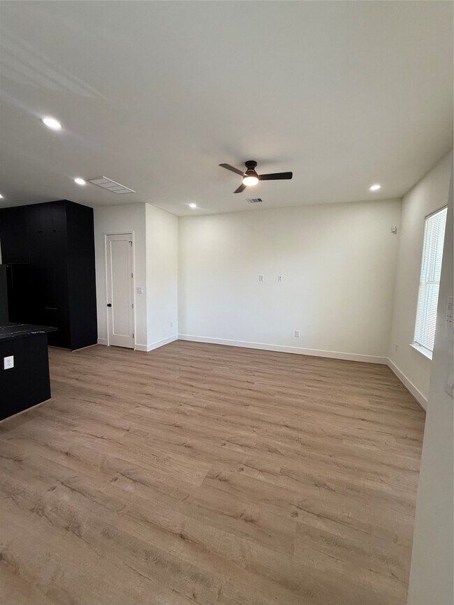 Photo - 1815 McKee St Unit B