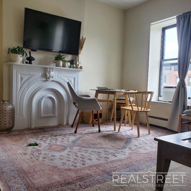 Photo - Charming 2BR with loads of sunlight in North Park Slope Unidad 4