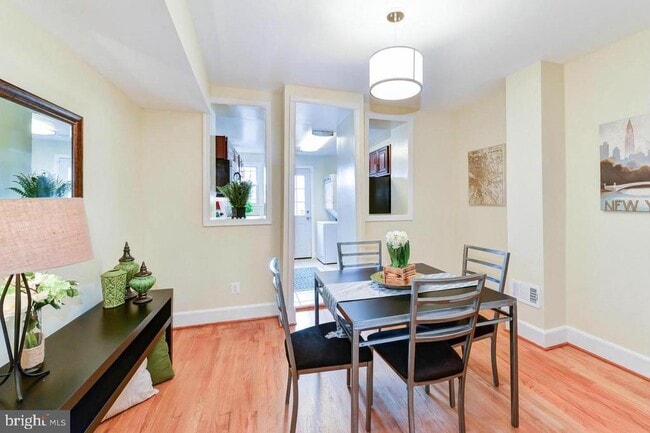 Photo - 1648 L St NE