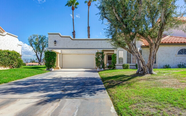 Photo - 709 Vista Lago Cir N