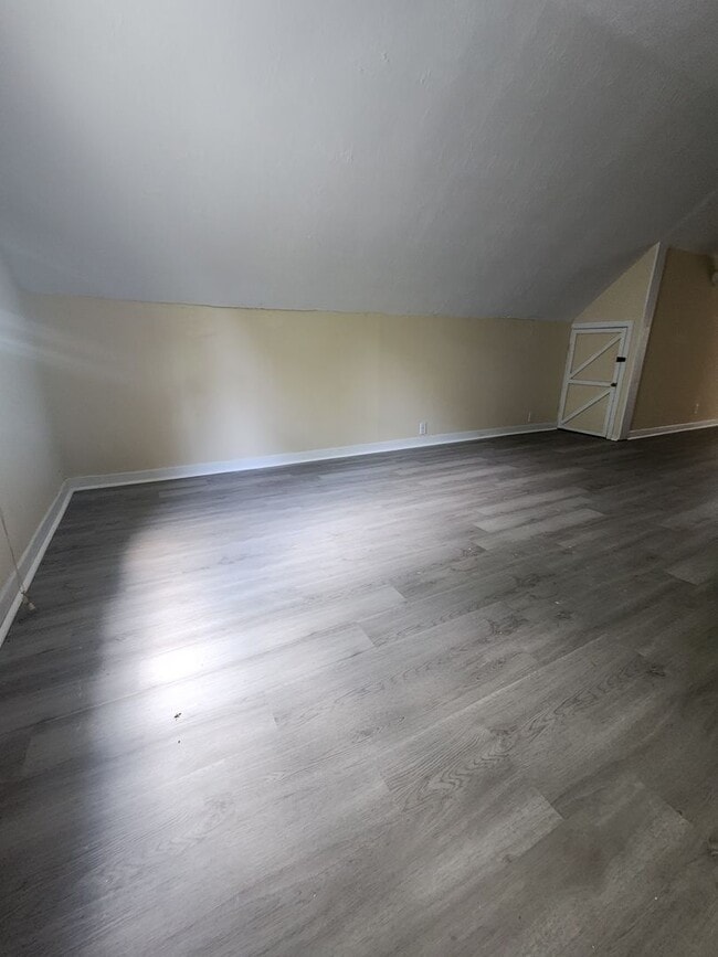 Building Photo - 126th,E.2681 Unit 3 Rental