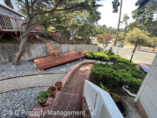 4 br, 2 bath House - 908 Sunset Dr