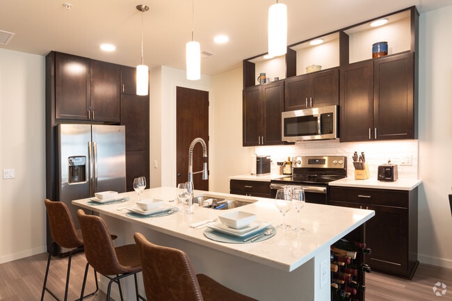 2BR, 2BA