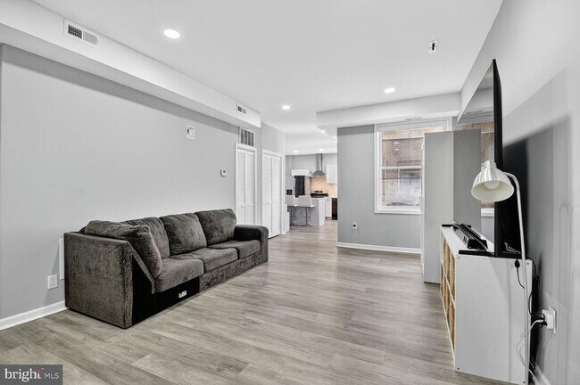 Photo - 4120 14th St NW Unit 33