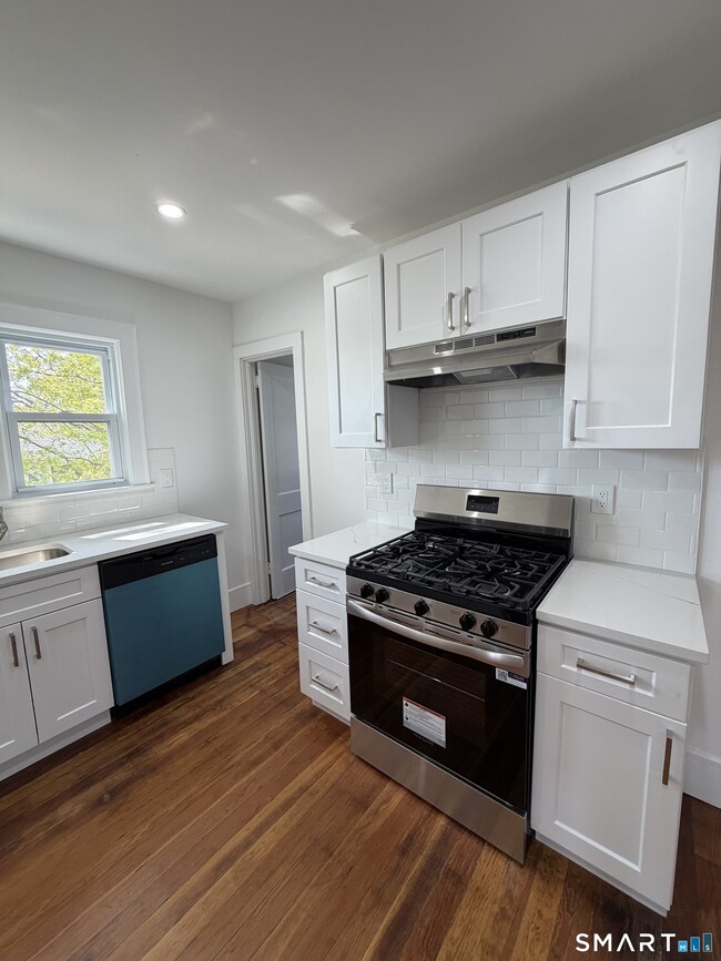 Photo - 234 Savoy St Unit 2