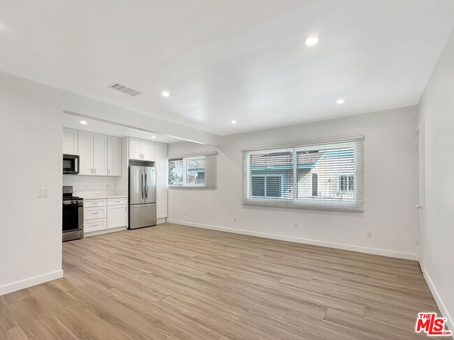 Photo - 804 E Kelso St Unidad 4 Rental