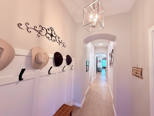 Photo - 217 Sky Top Dr