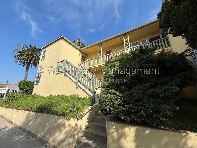 4373 Sunset Dr
