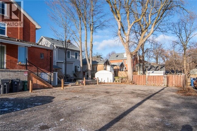 Photo - 72 Waterloo Ave