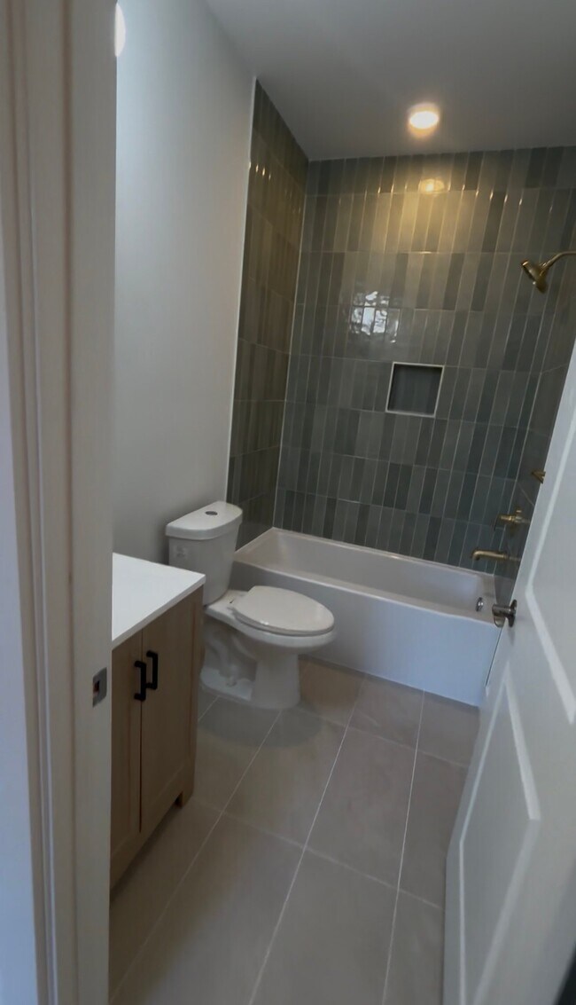 Photo - 869 N 43rd St Unit 1
