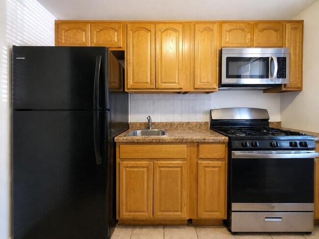 Photo - 107 W 2nd St