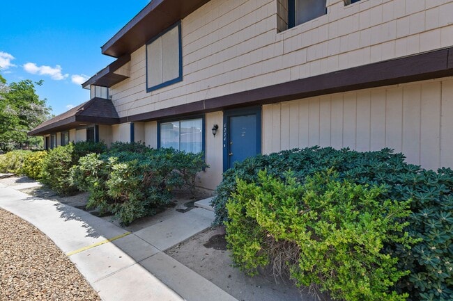 Photo - SPACIOUS 3BEDROOM TOWNHOUSE IN 89103