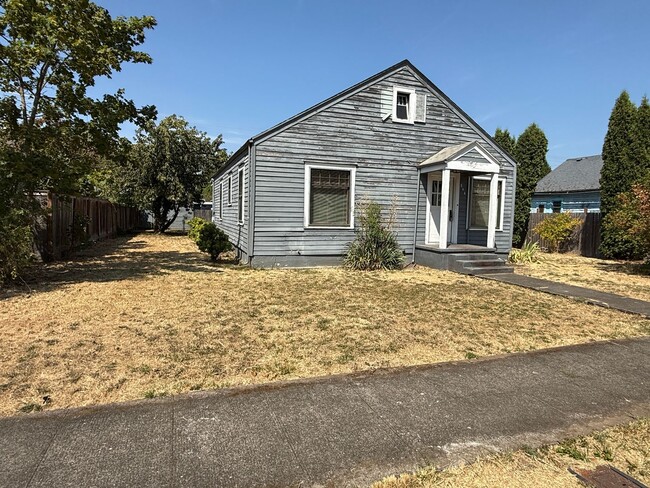 Photo - 844 D St