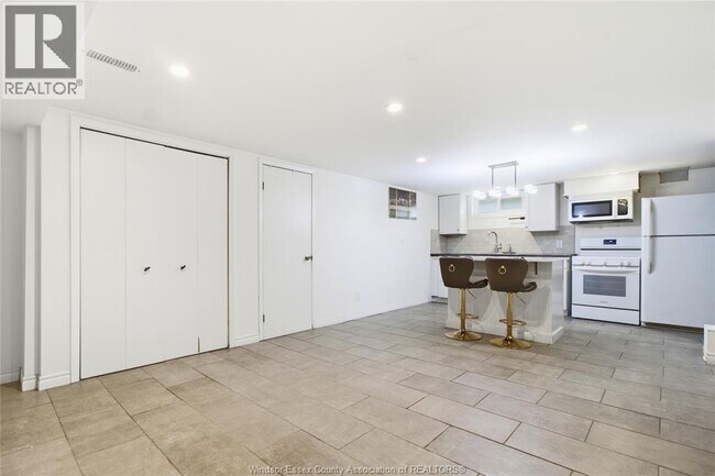 Photo - 1784 PARTINGTON LOWER