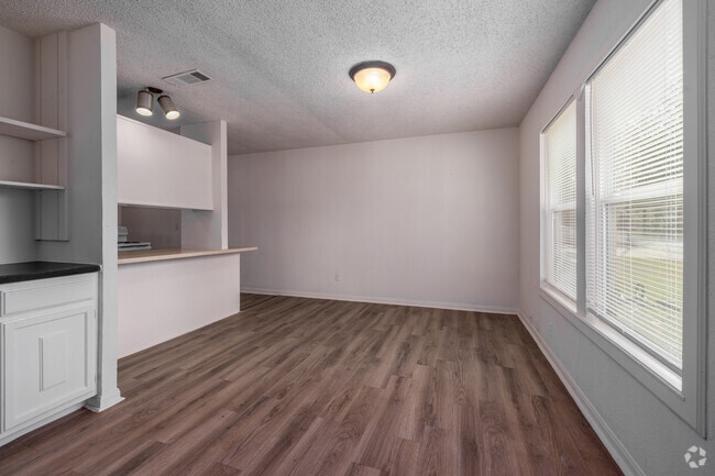 3BR, 2BA - 1,350SF - Dining Room