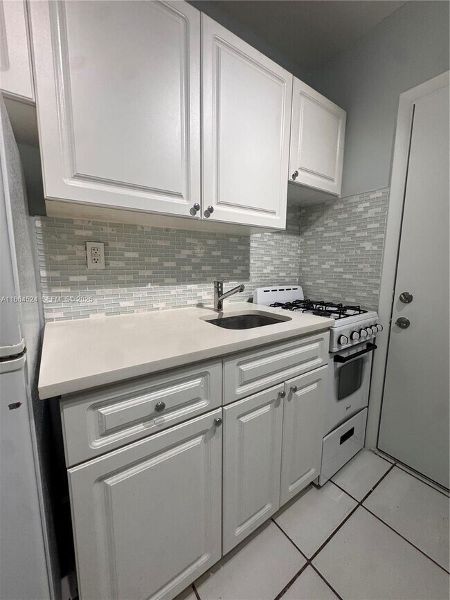 Photo - 6310 SW 79th St Unit 2