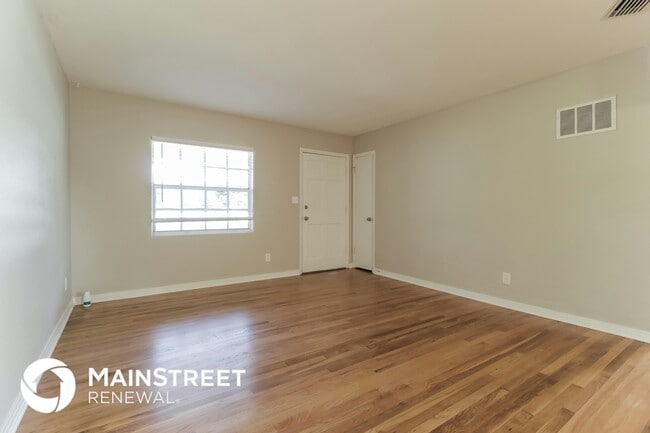 Photo - 1010 Sierra Ln