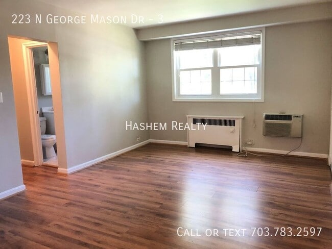 Photo - 223 N George Mason Dr