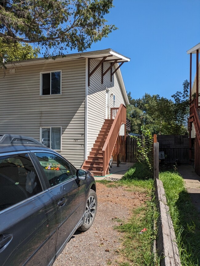 Building Photo - Duplex Unit 2 Rental