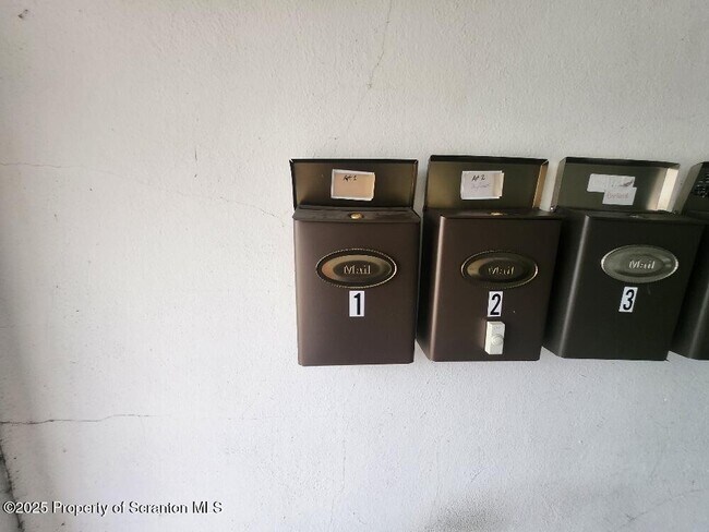 Photo - 98 N Franklin St