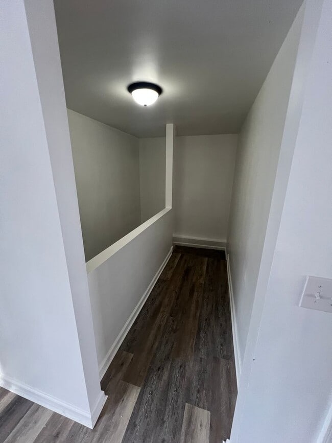 Photo - 5 BEDROOM, 2 baths $2000.00