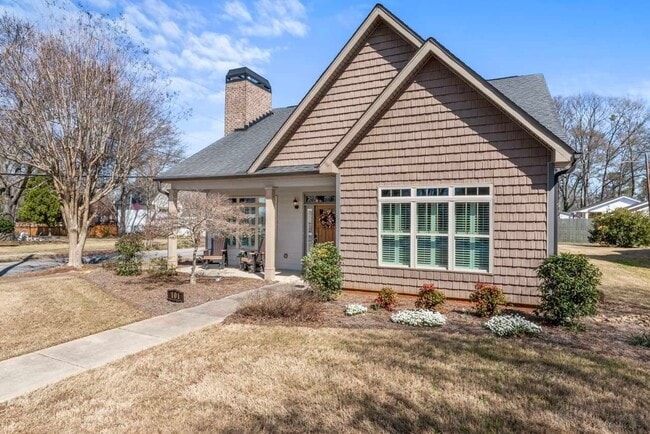 Photo - 101 Dean Cir