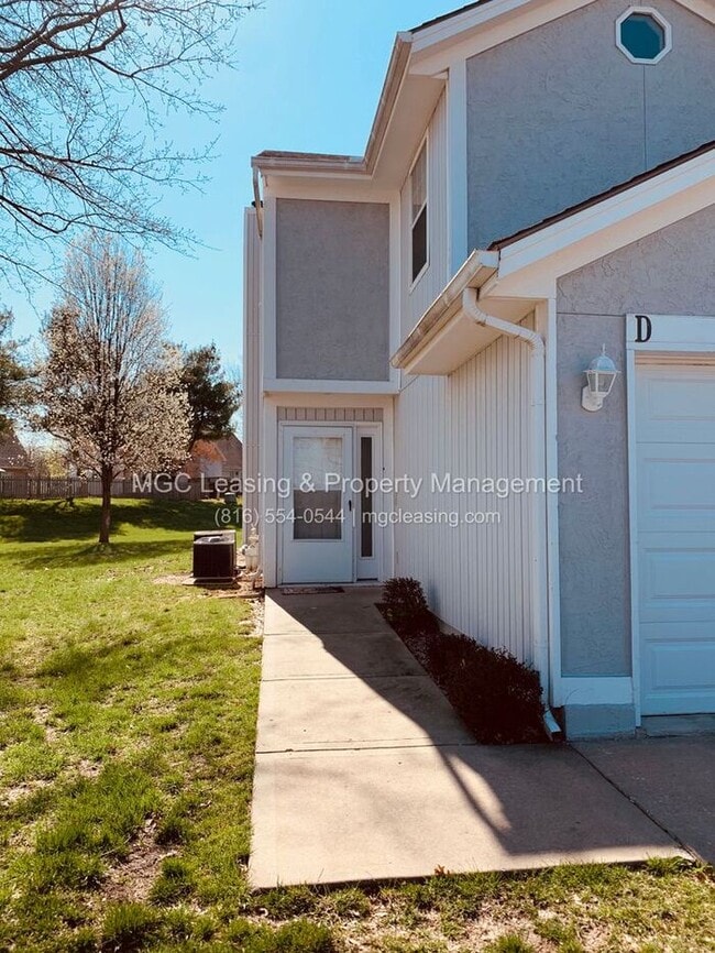 Building Photo - Spacious 3-Bedroom Townhome on the North side of Lee's Summit