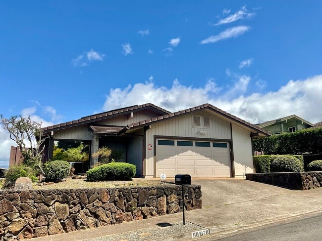 Spacious & Desirable 4/2/2 Single Family H... - Spacious & Desirable 4/2/2 Single Family H... Casa