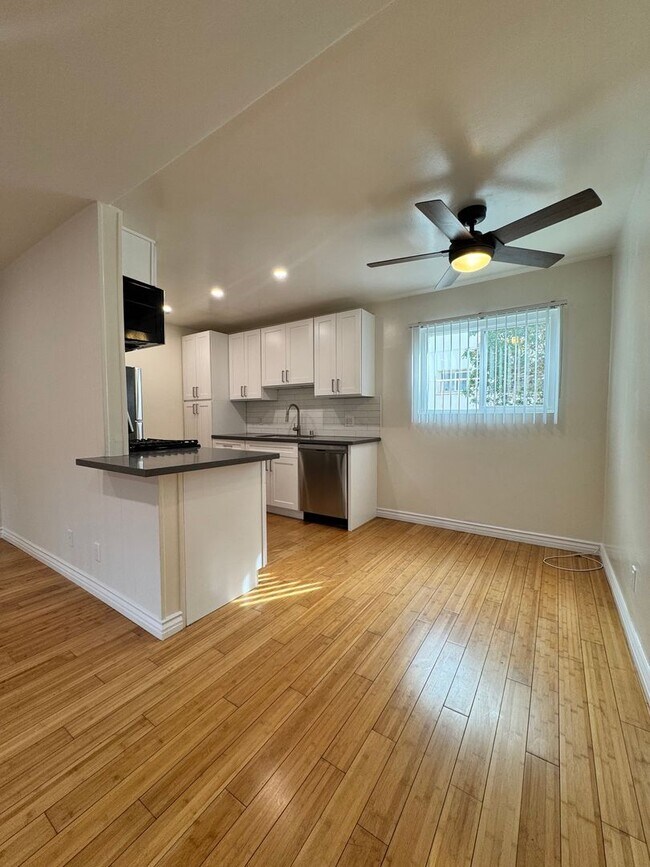 Photo - 4327 Inglewood Blvd