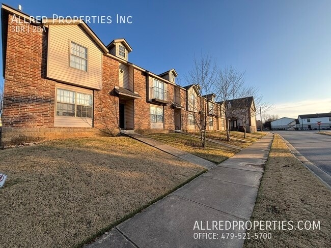 Photo - 1712 N Chestnut Ave