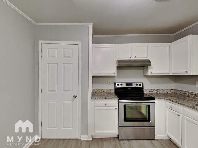 Photo - 962 Pine Roc Way