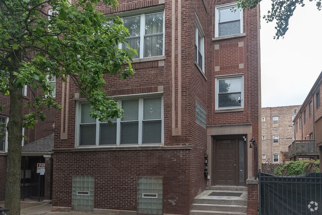 Building Photo - 1052 N Oakley Blvd Unit J08P Rental