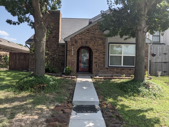 Building Photo - 1909 Lavaca Ct Rental