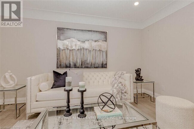 Photo - 128 Clarendon Ave