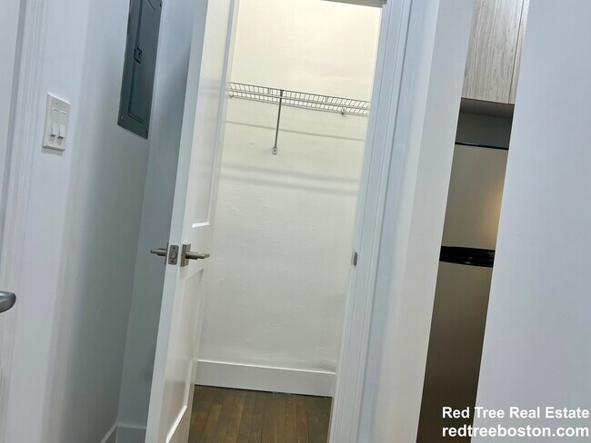 11 Peterborough St Unit 18