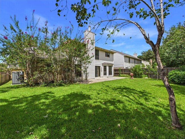 814 Lochnell Dr