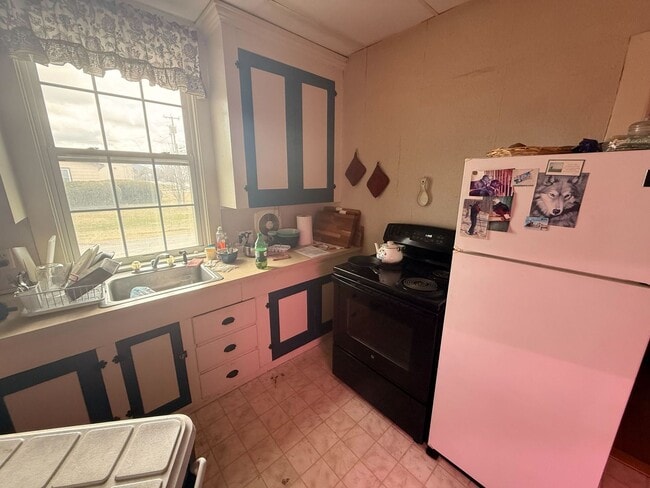 Building Photo - 1041 Lower Plain Unit 2