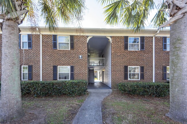 2 Bedroom 1 Bath Condo in Rivers Point Row... - 2 Bedroom 1 Bath Condo in Rivers Point Row...